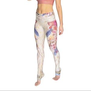 Niyama Sol endless legging Victoria in small